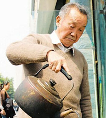 四川西昌"开水爷爷 施永清